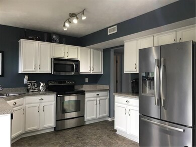 3087 Lodgepole Dr, Whiteland, IN 46184 - photo 7