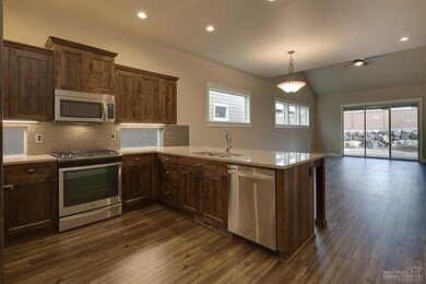 20892 Gateway Dr, Bend, OR 97702 - photo 4