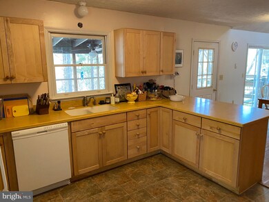 688 Amberwood Ln, Great Cacapon, WV 25422 - photo 3