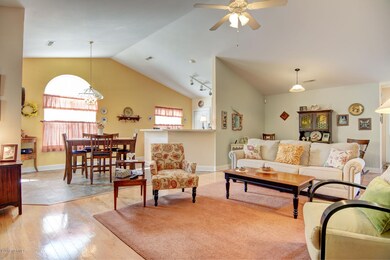 4101 Rounding Bend Ln-large-007-9-DSC 51