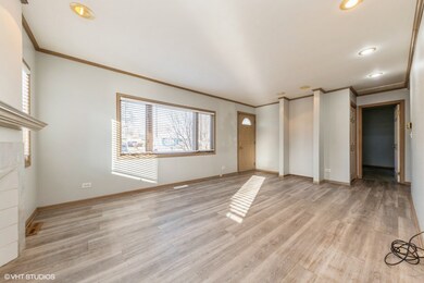 2202 Flicker Ln, Rolling Meadows, IL 60008 - photo 4