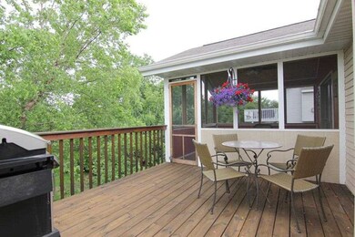 434 Oakwood Dr, Oregon, WI 53575 - photo 6