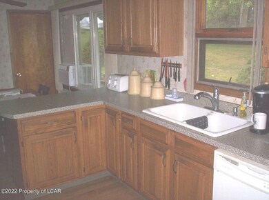 9 Laurel Dr, Dallas, PA 18612 - photo 3