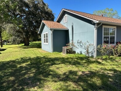 2304 Norvell Ave, Bay City, TX 77414 - photo 3