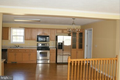 8900 Spring Ave, Lanham, MD 20706 - photo 3