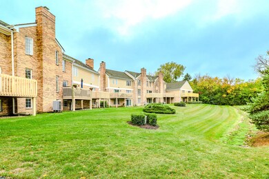 1372 Shire Cir unit 26, Inverness, IL 60067 - photo 2