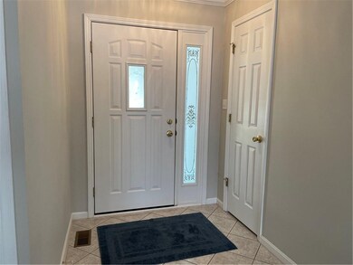 5121 Columbia Dr, Columbus, IN 47203 - photo 4