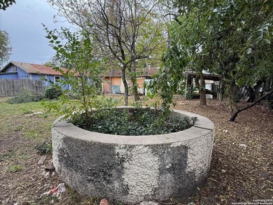 1033 Saldana St, San Antonio, TX 78225 - photo 7