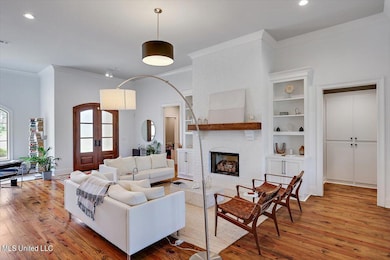 08-216 Reservoir Way