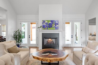 902 Laurel Ln, Fredericksburg, TX 78624 - photo 2