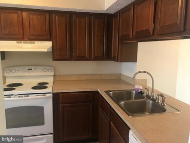 9247 Redbridge Ct, Laurel, MD 20723 - photo 3