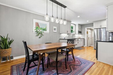 04-Dining Room