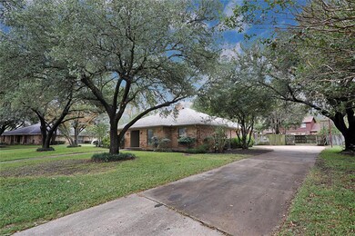 908 Highland Dr, Cleburne, TX 76033 - photo 3