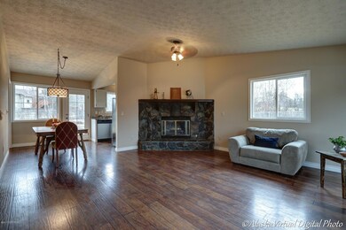 Living Room With Gas Start Fireplace