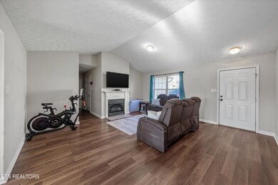 07-8244 Oak Terrace Ln03