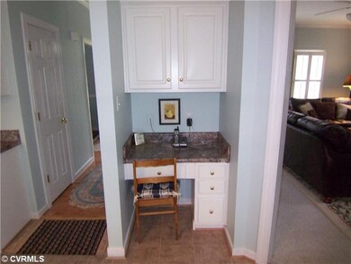 Kitchen - Built in desk across from breakfast area