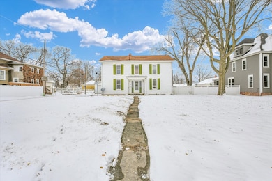 110 E Barker St, Tuscola, IL 61953 - photo 2