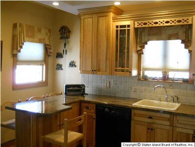 152 Dickie Ave, Staten Island, NY 10314 - photo 7