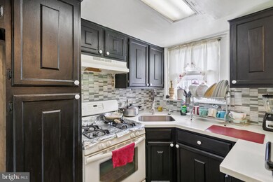 603 Raritan St, Camden, NJ 08105 - photo 6