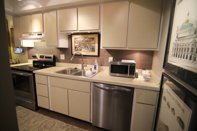 8520 Canterbury Square E, Indianapolis, IN 46260 - photo 6