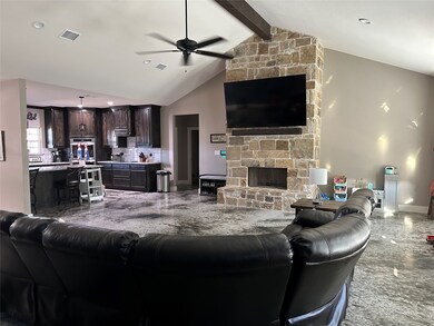 110 Kriston Ln, Springtown, TX 76082 - photo 5