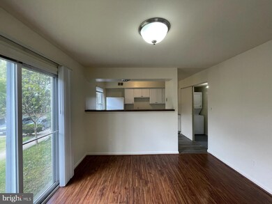 9644 Hagel Cir, Lorton, VA 22079 - photo 6