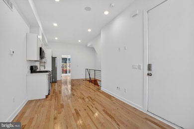 1445 S 32nd St unit 1, Philadelphia, PA 19146 - photo 2