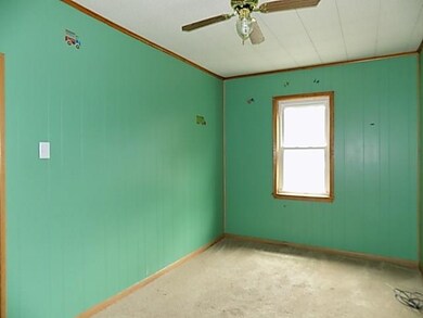 435 Longfellow St, Vandergrift, PA 15690 - photo 6