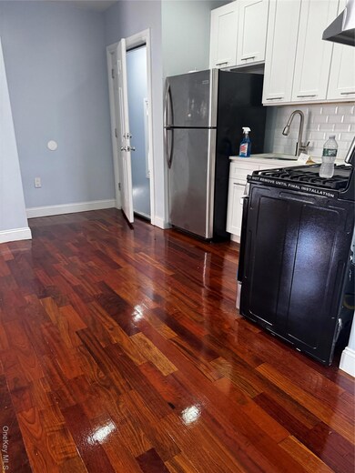 818 E 216th St unit 2, Bronx, NY 10467 - photo 2