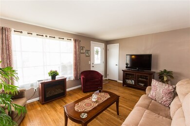 54 Hanover St, Warwick, RI 02886 - photo 2