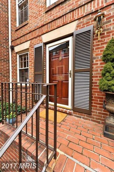 1217 Michigan Ct, Alexandria, VA 22314 - photo 2