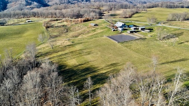 192 Cherry Hill Ln, Lewisburg, WV 24901 - photo 3