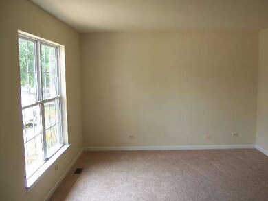 1812 Cambridge Dr unit 2, Carpentersville, IL 60110 - photo 2