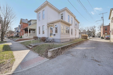 7-web-or-mls-Reinhard Ave-007