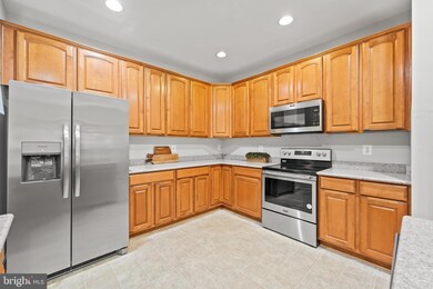 3659 Secret Grove Ct, Dumfries, VA 22025 - photo 5