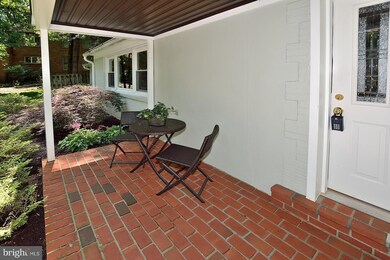 8920 Liberty Ln, Potomac, MD 20854 - photo 2