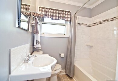 836 Matthews St, Clover, SC 29710 - photo 5