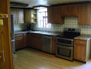 12 Commonwealth Ave, Barrington, RI 02806 - photo 7