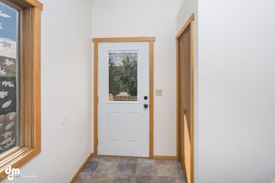 2511 W 70th Cir Anchorage AK-large-005-F