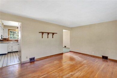 Nicey laid out, the living room offers convenient
