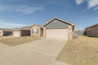 11013 NW 99th St, Yukon, OK 73099 - photo 4