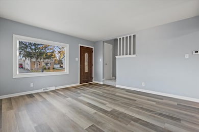 440 Gascoigne Dr, Waukesha, WI 53188 - photo 4