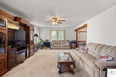 104 E 4th St, Stover, MO 65078 - photo 6