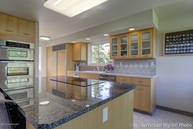 SS APPLIANCES & CUSTOM CABINETS