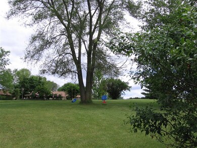 7902 N Robert Dr, Evansville, WI 53536 - photo 4