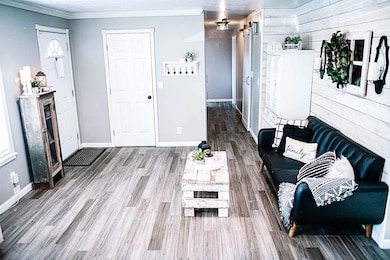 916 SW Spruce St, Grants Pass, OR 97526 - photo 3