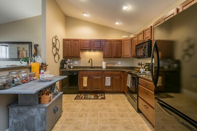5801MetropolitanWay-7