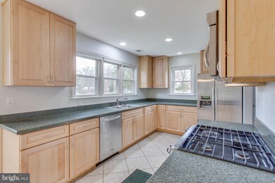 3823 Mode St, Fairfax, VA 22031 - photo 6