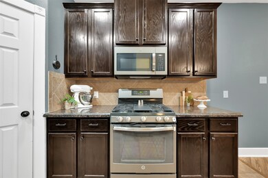 10223 Norway Spruce Ln, Tomball, TX 77375 - photo 6