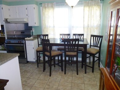 112 Toro Cir, Carpentersville, IL 60110 - photo 5